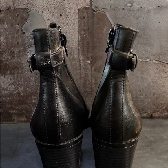 All leather - Picture 2 of 4